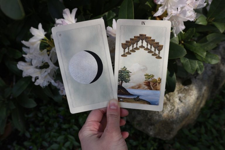 Nikki’s Weekly Tarot Reading: April 22-28, 2019