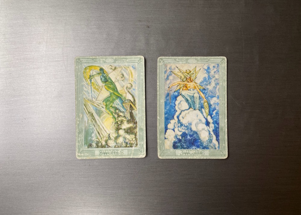 Daily Tarot Journal: Uncovering The Art Of The One Card Tarot Reading  (Softcover) – Owls&Indigo